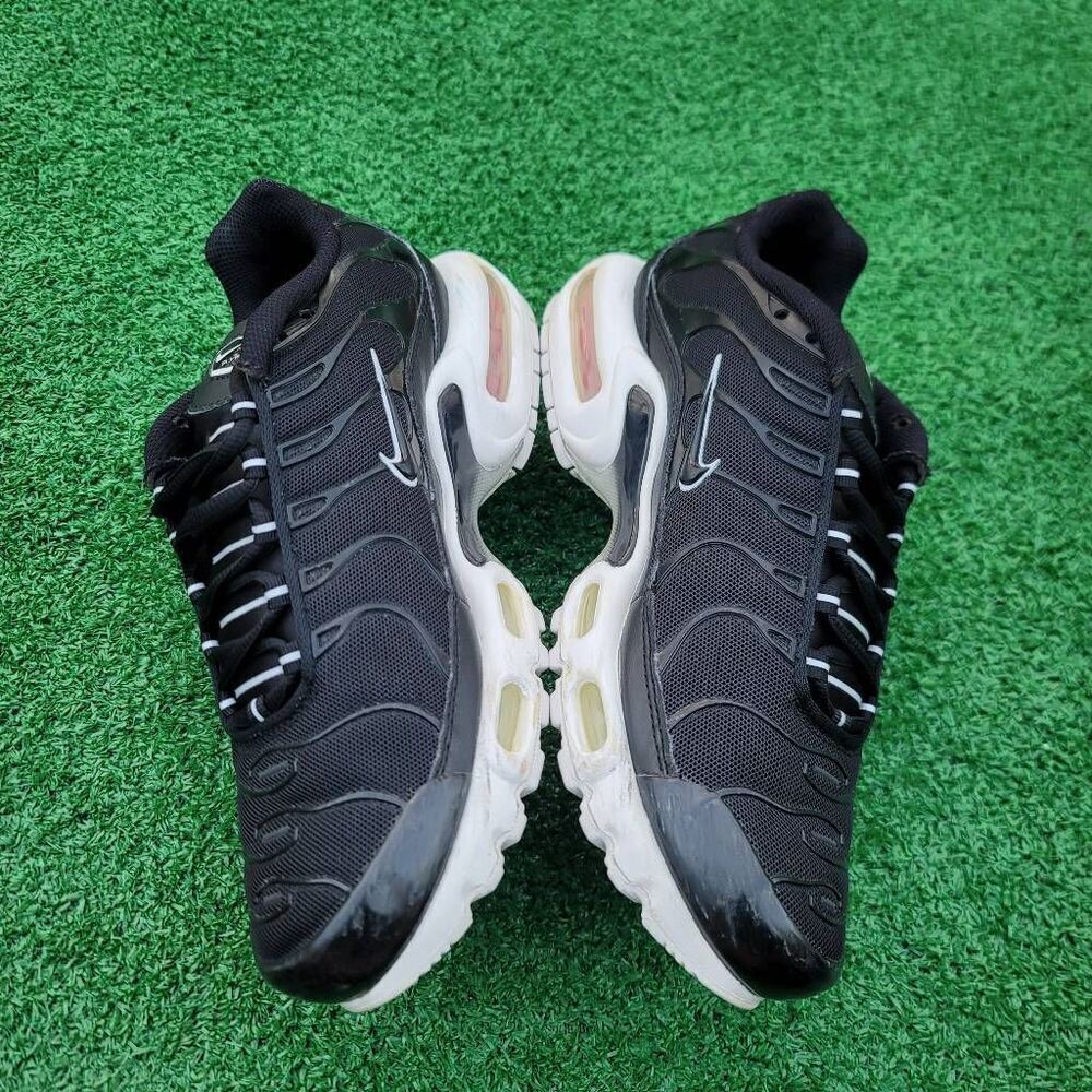 Nike Air Max Plus sneaker - Women's shoes - Size 9 - Picture 7 of 11